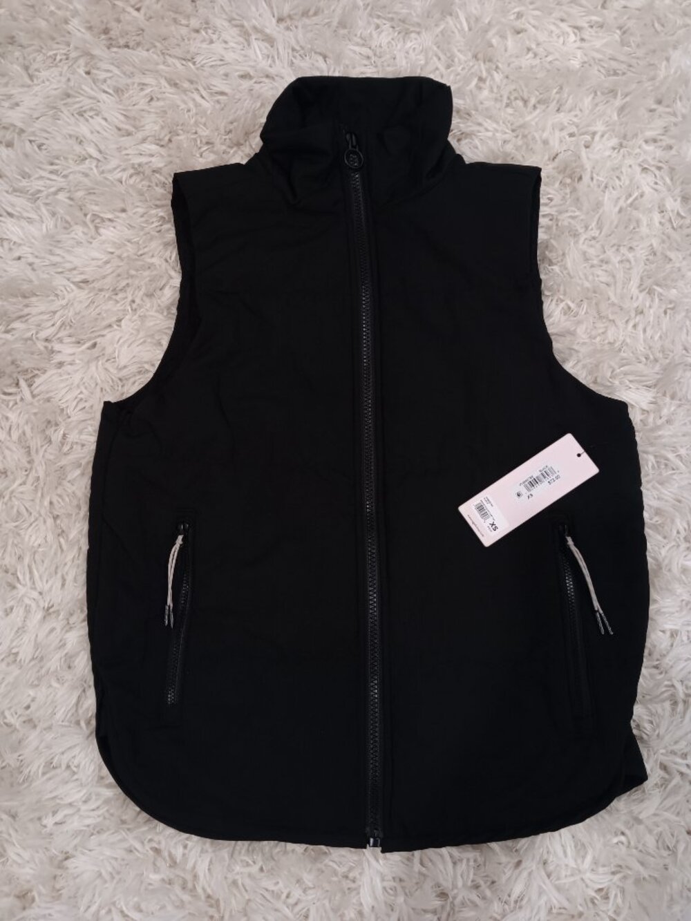 Yogalicious below zero puffer vest / Black / NWT - Picture 3 of 5